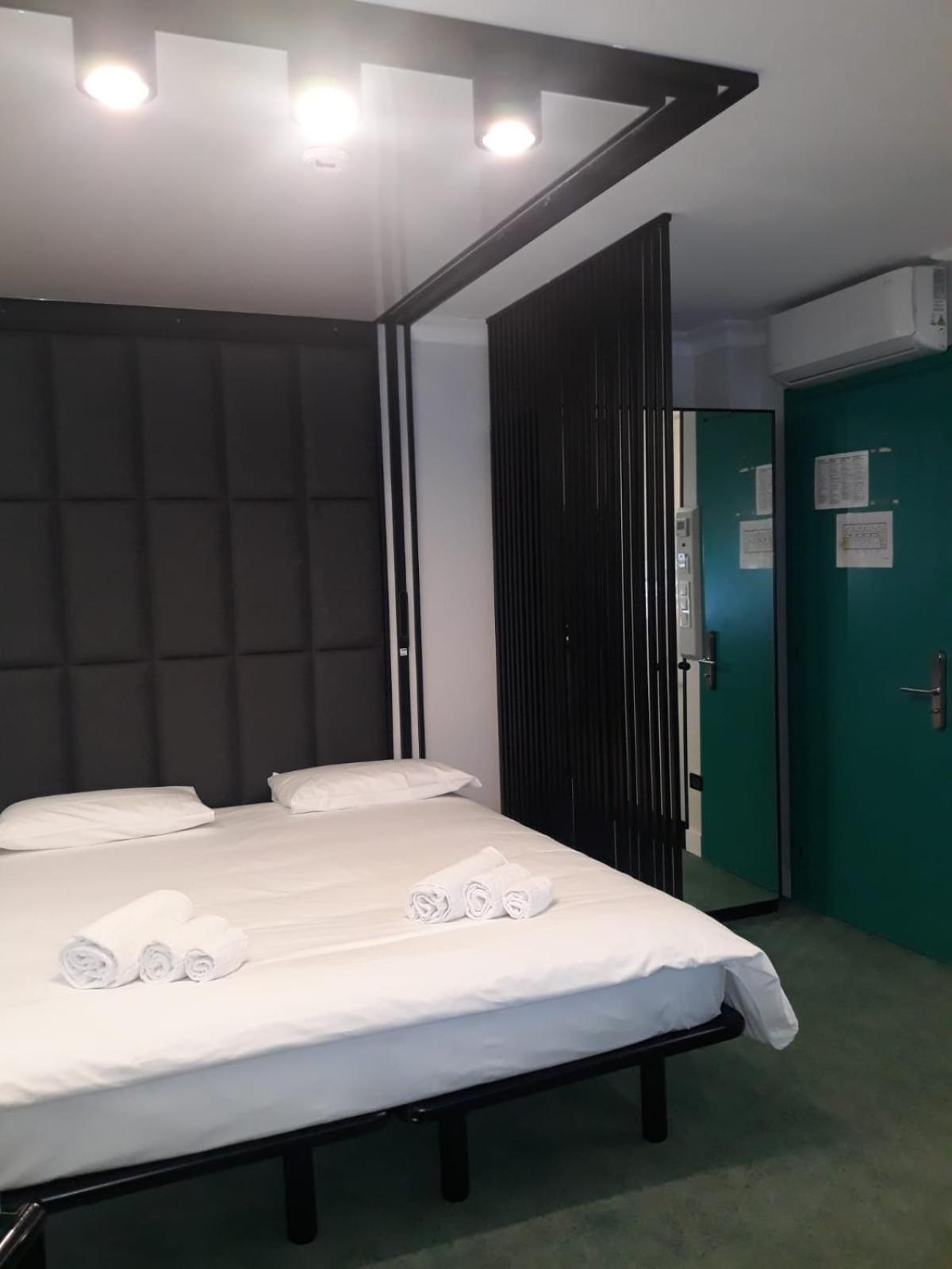 Hotel Celis Barcis Exterior photo