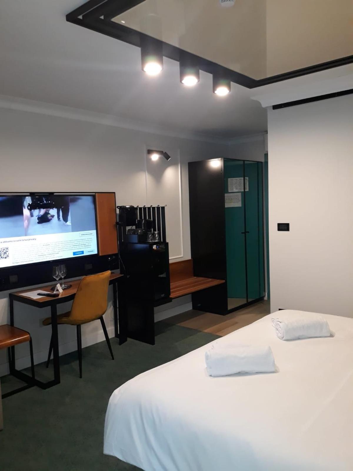 Hotel Celis Barcis Exterior photo