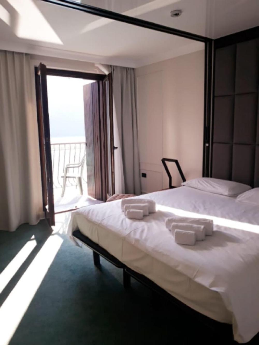 Hotel Celis Barcis Exterior photo